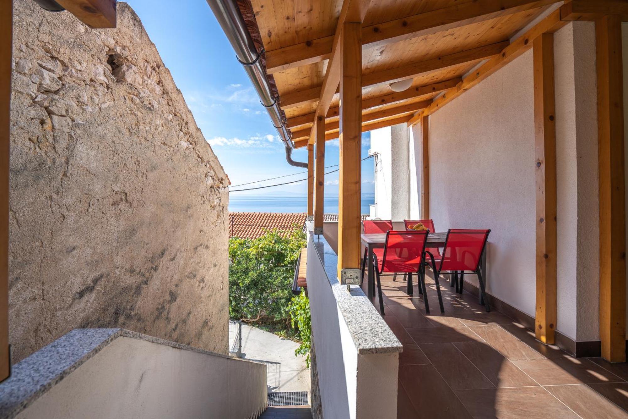 Stara Baska Apartments *